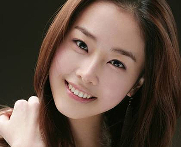 Korean Celebrities With Overbite Celebrity Photos Videos Onehallyu