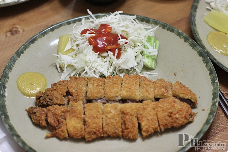 강남맛집-이렇게 두꺼운 돈가스는 처음이야.맛까지 좋은-한성돈가스