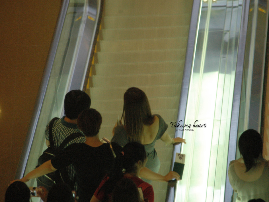 [PIC][29-07-2012]YoonA xuất phát đi Úc và Tiffany đi Thái vào tối nay 144C1C4750154BF80B0BA0