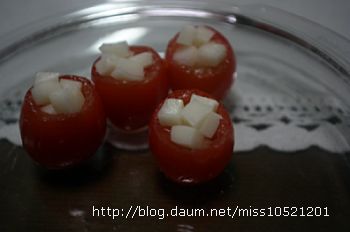 방울토마토로 만든 귀여운 카프리제 샐러드~~
