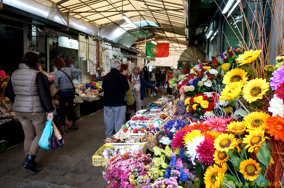 비내리는 포르투 그리고 볼량시장(Mercado do Bolhão)