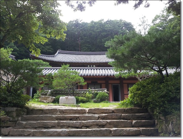 동학사 계곡