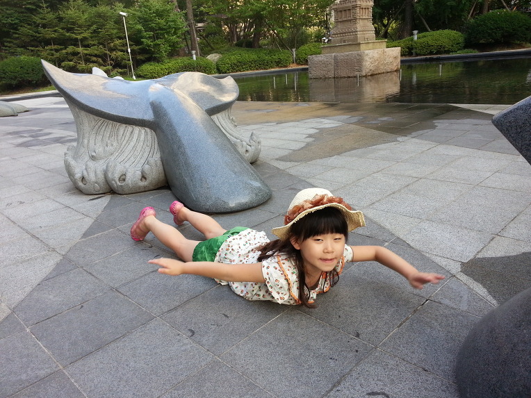 손녀의 재롱