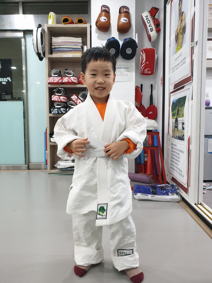 주짓수가 어떤 운동일까? 천안 다이어트 킥복싱 두정동 운동 그룹 pt 성정동 피티 백석동 복싱 성성동 권투 신부동 무에타이 두정역 주짓수 판테라짐