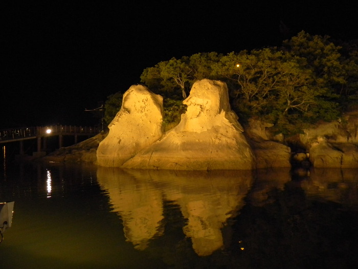 목포8경의 하나인 입암반조의 현장, 갓바위의 야경