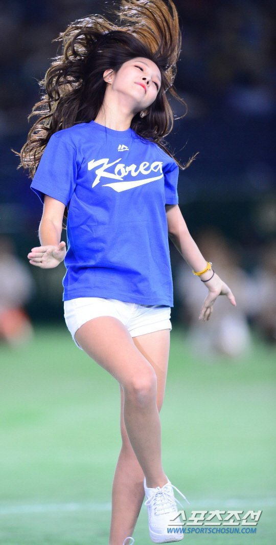 강윤이 치어리더