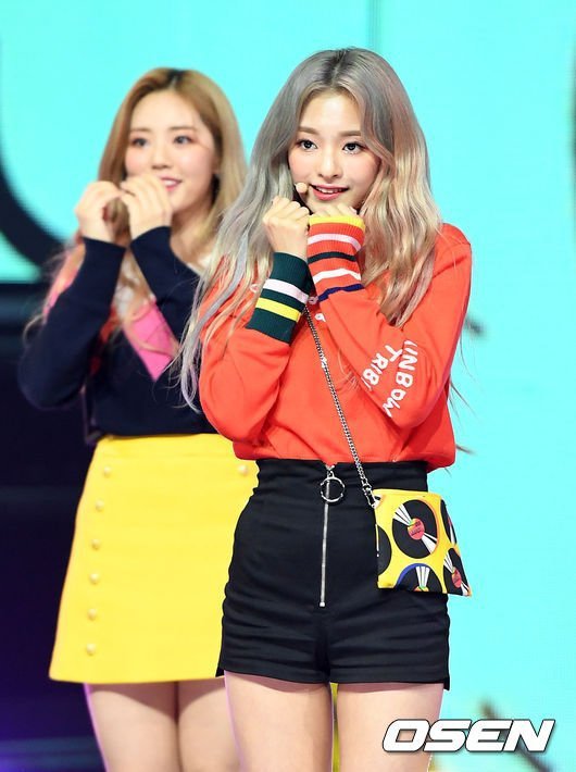 프로미스나인 이나경