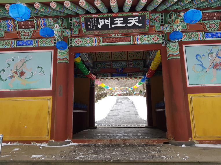 한라산 관음사 나한전에서 2019년1월1일