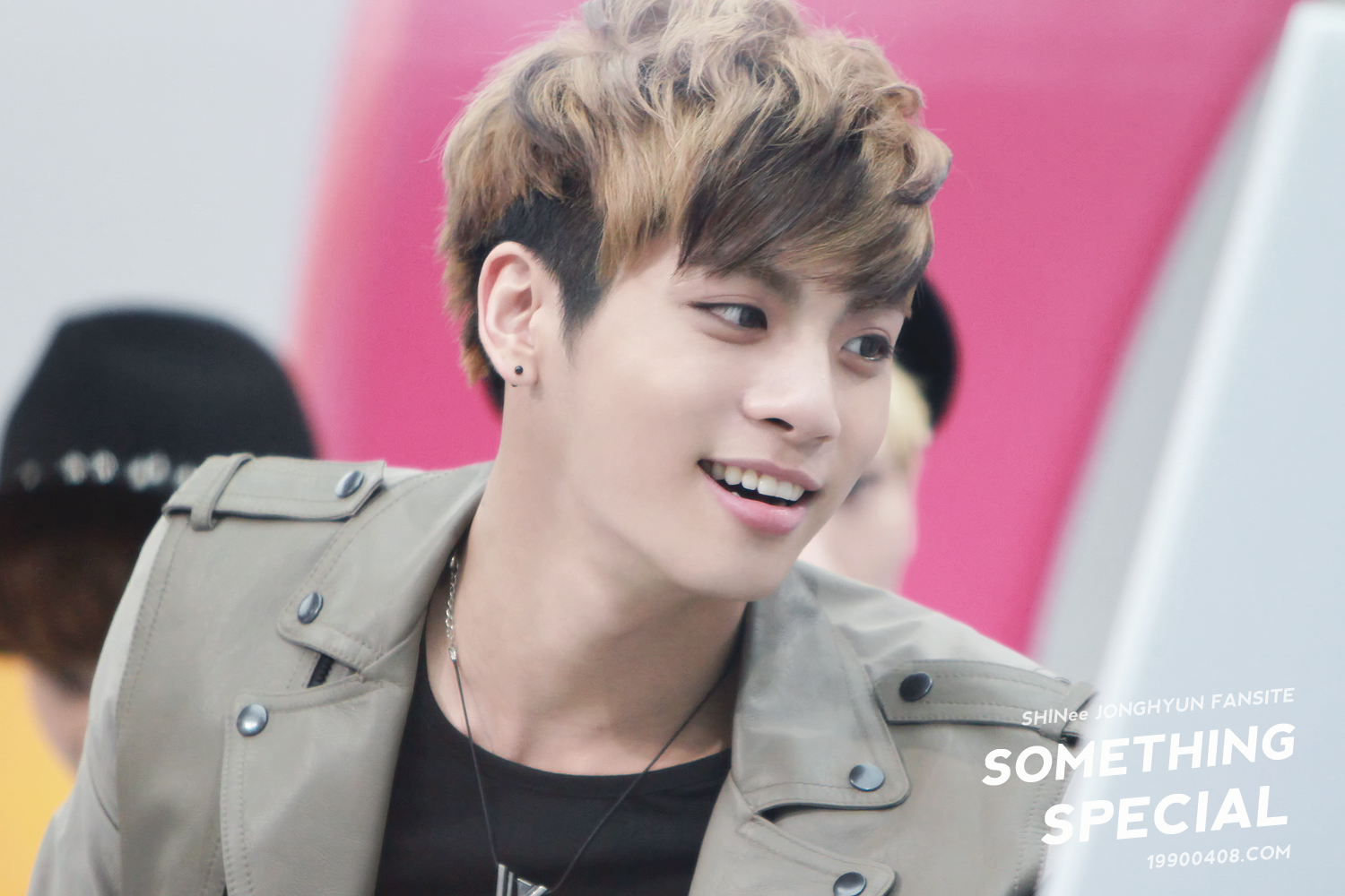 130228 Jonghyun @ Mnet Wide 137C224F512F740B1122BA