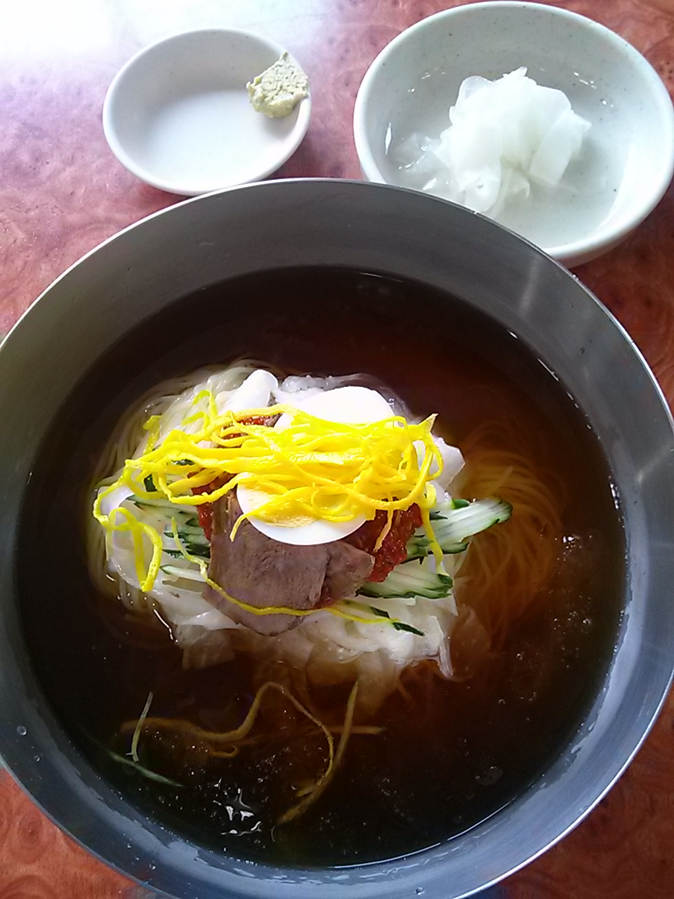 본밀면 이미지